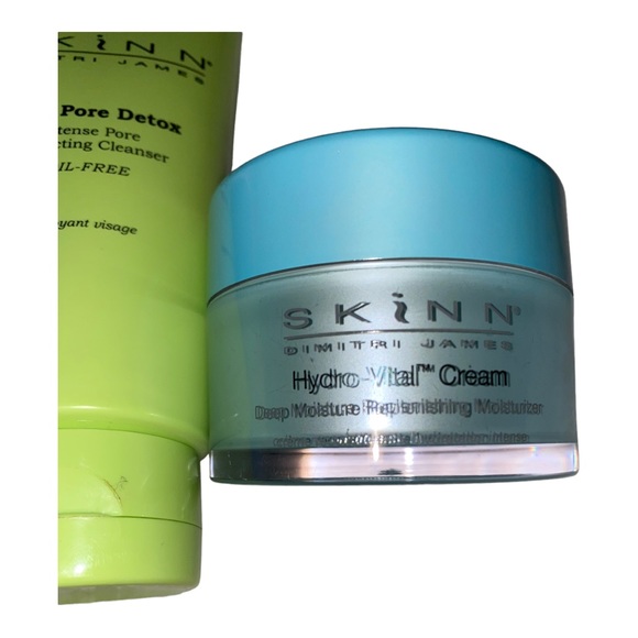 BNWOT Skinn Cosmetics large size w/desired formula (sold out everywhere)… - Picture 4 of 16